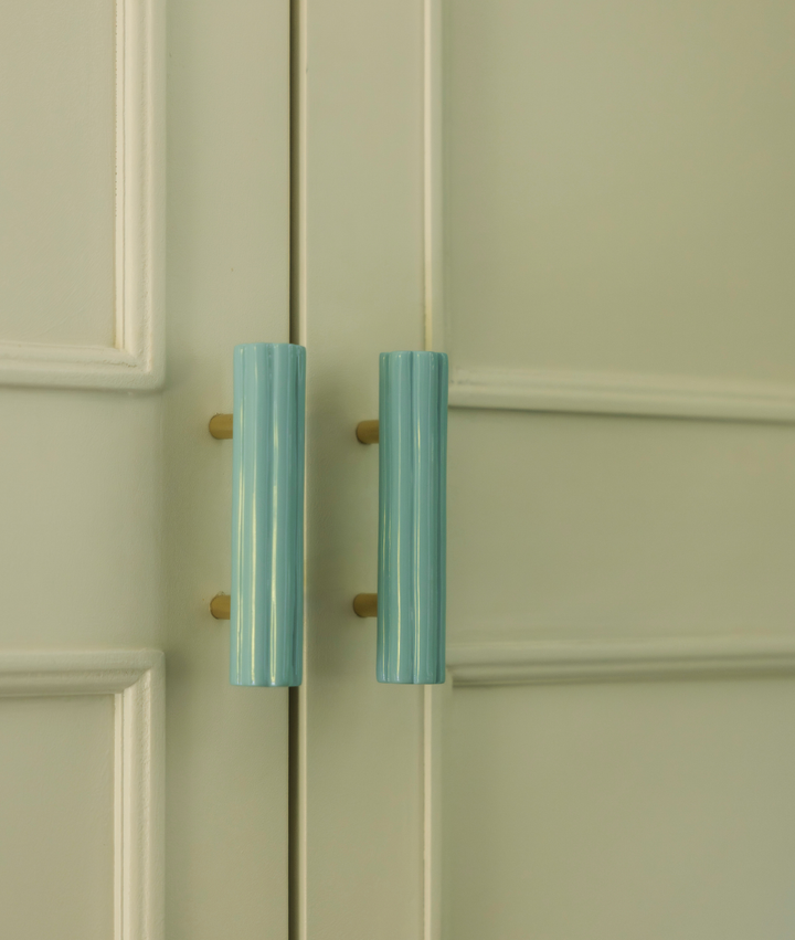 Fluted Pull Handle, Pale Blue