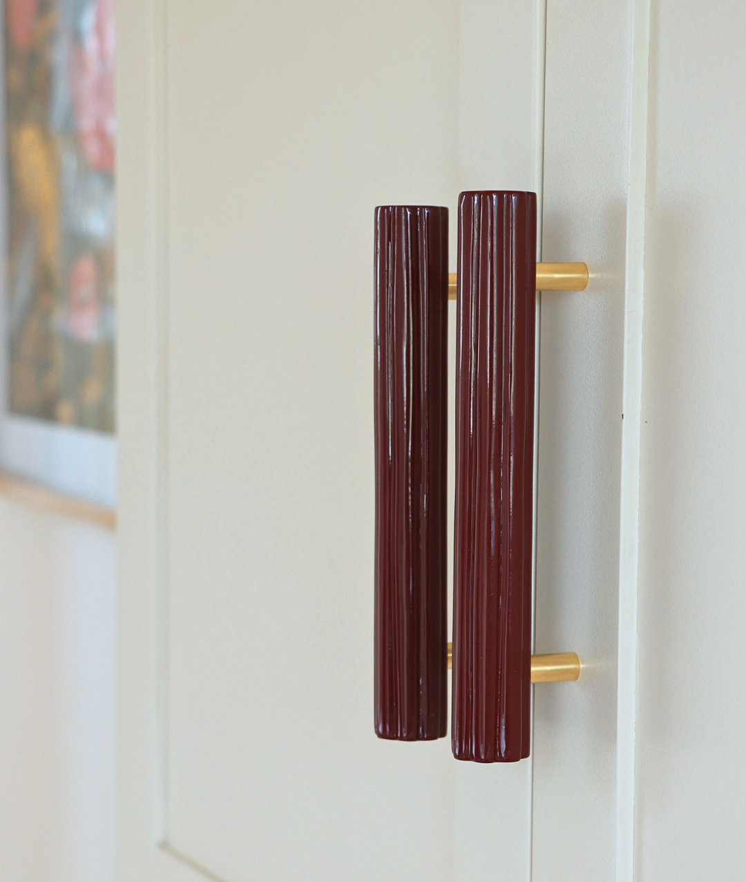Fluted Pull Handle, Burgundy