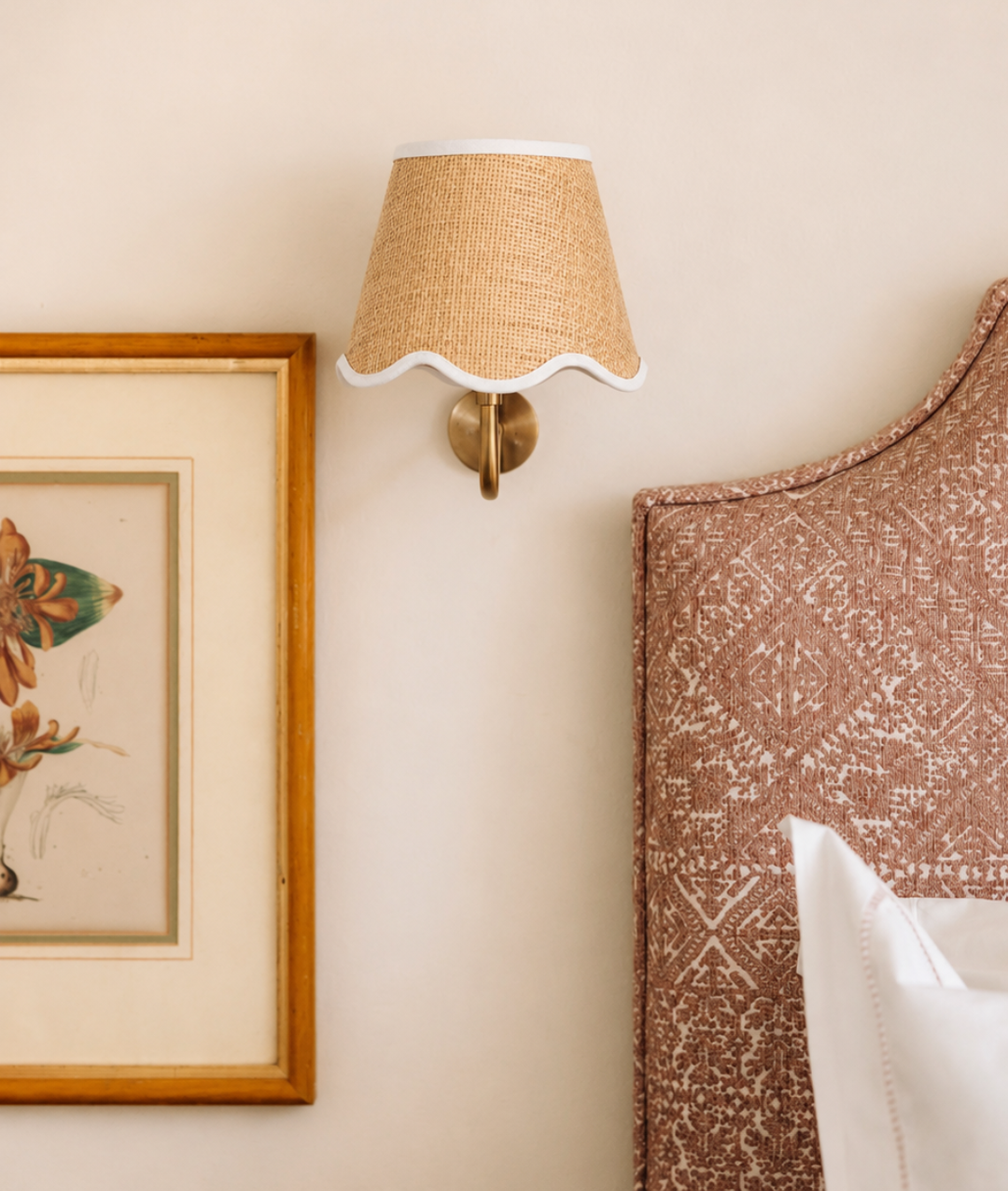 Wall Light Raffia Scallop Shade