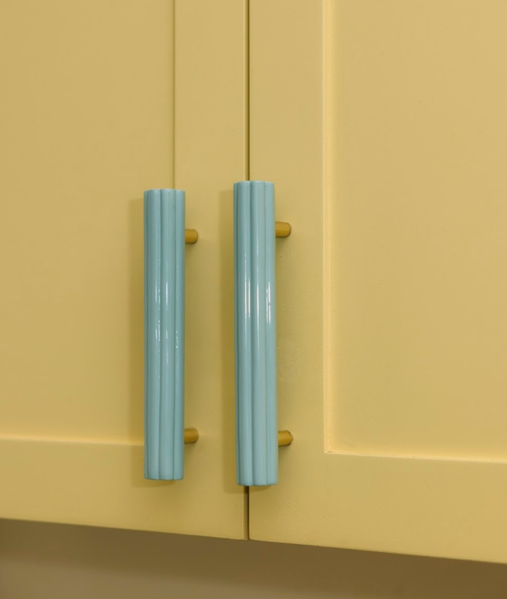 Fluted Pull Handle, Pale Blue